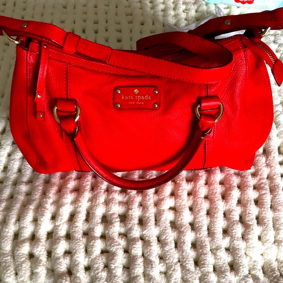 Authentic Vintage Kate Spade large shoulder bag.‎ Candy Apple red. Excelllent!!! - Picture 2 of 11